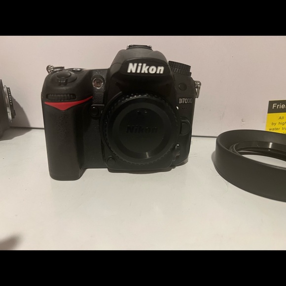 Nikon camaras  hardly used - Picture 7 of 8